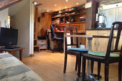 Very cute and cozy studio in the heart of Paris 100m from Notre Dame.<br /><br / Paris, France Cozy studio by Notre Dame w/Balcony Entire rental unit vacation rental 3397373