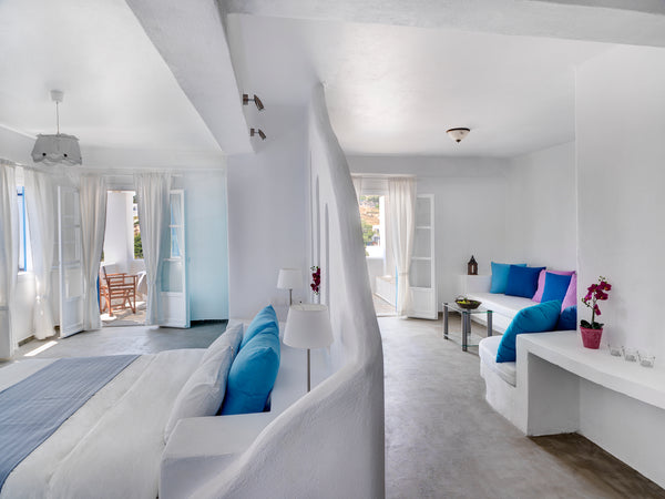The whitewashed, Cycladic-style, Hotel Aloni is 300 ft from Piso Livadi Beach in  Aloni Hotel  || Superior Suite SV & Indoor Hot tub Entire rental unit vacation rental 19562004