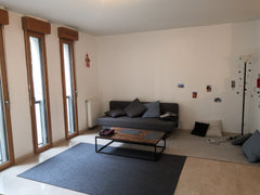 Appartement lumineux de 48m2 situé à 15 mn à pied de la gare Part Dieu, à 5 mn d Lyon, France Appartement lumineux à 15mn à pied de la Part Dieu Entire condo vacation rental 50150851