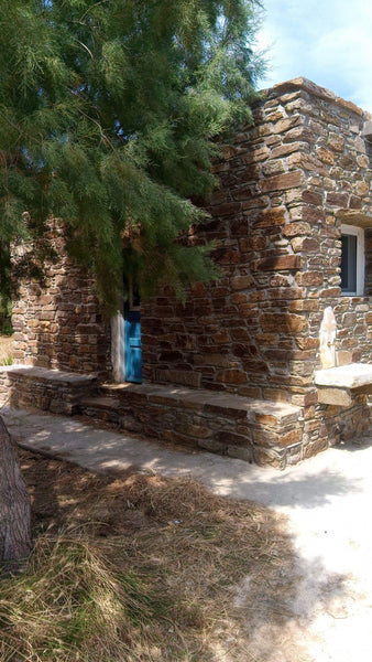 Simple country style house with island flair. It takes 2 minutes to the Sea, so  Athens, Greece Room with island flair Entire rental unit vacation rental 39824323