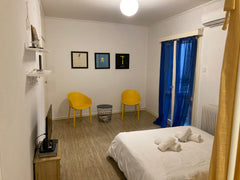 This convenient studio is ideal for travelers and adventurers who want to enjoy  Athens, Greece Charming studio near Syntagma square • Entire rental unit vacation rental 37242218