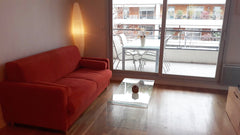 T3 lumineux de 71 m² avec terrasse de 12m² situé à 5 minutes du Métro et du Tram Lyon, France T3 de 71 m² Lyon 3 proche gare Part Dieu Entire rental unit vacation rental 30035966