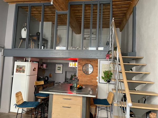 Canut typiquement lyonnais idéal pour la fête de la lumière , situé au calme mai Lyon, France canut idéal pour les fêtes de la lumière Entire loft vacation rental 749880802256390049