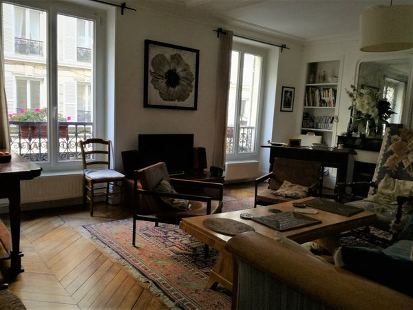 Lit simple et confortable dans chambre d'enfant située sur la cour d'un immeuble Paris, France Appartement de charme rue piétonne Private room in rental unit vacation rental 9666064