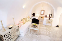 DAFNE junior suite offers a scenic entrance of red-pink colours along with a bea  Dafne Junior Suite Entire rental unit vacation rental 15978854