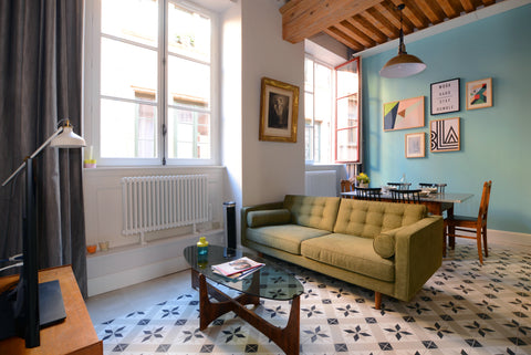 Appartement de standing, 60 m2 avec 2 chambres et parking privatif gratuit (cart  Vieux Lyon, 2CH+parking, refait par un architecte Entire rental unit vacation rental 44332005