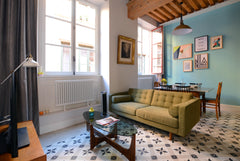 Appartement de standing, 60 m2 avec 2 chambres et parking privatif gratuit (cart  Vieux Lyon, 2CH+parking, refait par un architecte Entire rental unit vacation rental 44332005