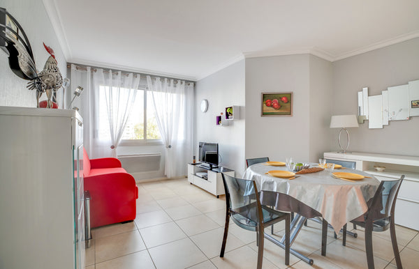 This apartment is an ideal located for your business trips or your visit to Lyon  GuestReady - Sumptuous apt near train station Entire rental unit vacation rental 39959780