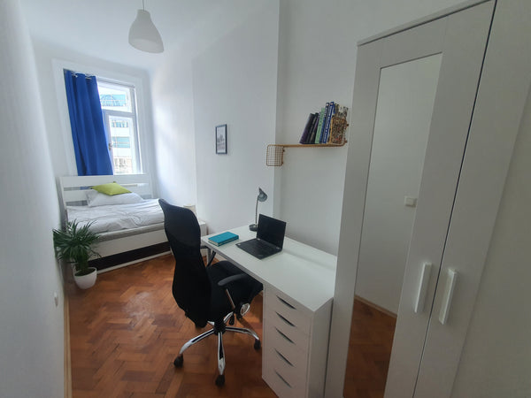 FULLY FURNISHED ROOM (room 2) inclusive CLEANING in a nice area of Vienna near D Vienna, Austria Flat share- close to 1st district Private room in rental unit vacation rental 49699763