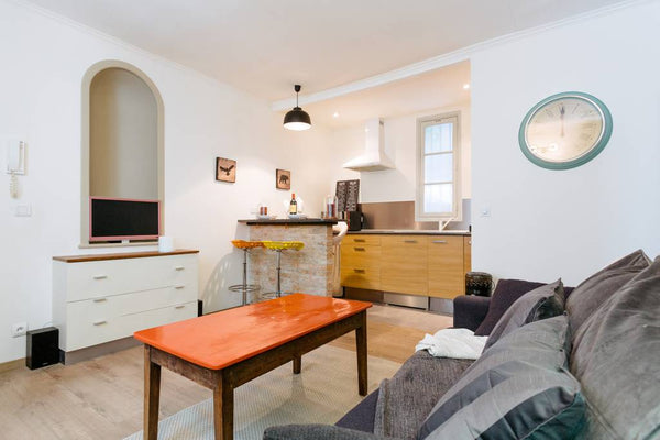 Stunning 1 bedroom flat located rue Brey in the 17th district in the heart of Pa  COSY & SPACIEUX 35M2 A L'ARC DE TRIOMPHE Entire rental unit vacation rental 15521121