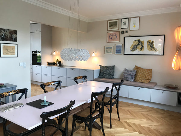 Nyd ferien i et snart 100 år gammelt hus med egen have og parkering. Boligen er  Emdrup, Denmark Skøn villa fra 1925, tæt på KBH, med skøn have. Entire villa vacation rental 665160600279478416