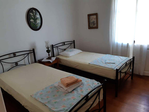 Apartments with privet entrance, has one bedroom with two single beds, toilet, k  Apartments 10m from the sea. Entire condo vacation rental 41677294