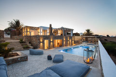Myconian Platinum Superior Villa is a brand new, super-luxurious pool villa pion Athens, Greece Myconian Platinum Superior Villa Entire villa vacation rental 17412822