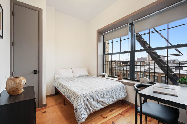 Explore New York City from this home base located in an exciting part of Manhatt New York, NY Rental unit in New York · 1 bedroom · 1 bed · 1 bath Private room in rental unit vacation rental 1010194712660417968
