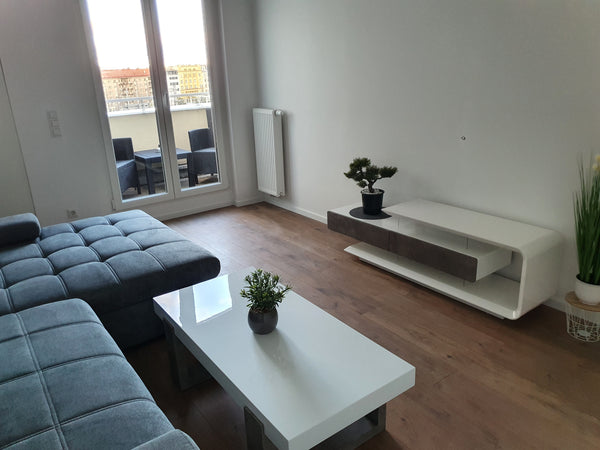 Dachgeschosswohnung mit 2 Terrassen, 2 Zimmer direkt am Hauptbahnhof, Küche inkl  Smarte DG-Wohnung mit 2 Terrassen am Hauptbahnhof! Entire condo vacation rental 53746851