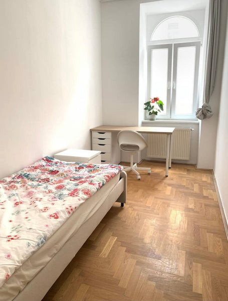 Clean place convenient location with Young and Simple decor. <br />The apartment  Meidling U6 單人房 Citylink Single Private room in condo vacation rental 52461743