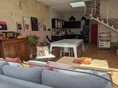 Cette maison est notre maison où nous vivons..donc vous trouverez dans le placar Lormont, France Maison typique bordelaise de 1860 toute refaite Entire home vacation rental 43774740