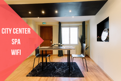 ENTREE DIRECT PAR  LA RUE<br /><br />Venez profiter d'un instant ZEN dans ce log Lyon, France bnbgônes - LE CITY ZEN METRO SPA CENTRE VILLE Entire rental unit vacation rental 639232060783816861