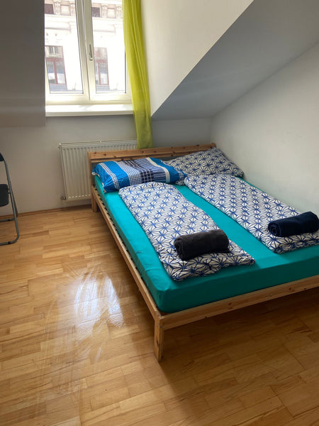 Von dieser zentral gelegenen Unterkunft aus seid ihr in Nullkommanichts an allen  Private room in Vienna, nxt main train st-n, metro Private room in rental unit vacation rental 703511438183104345