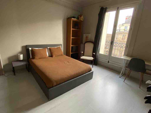 Ideally located in the heart of Paris <br />Haussmann-style Apartment<br /><br / Paris, France Room for rent Private room in rental unit vacation rental 7017089