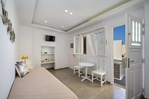 This is a lovely cute small apartment, fully renovated on May 2021, just 250 met Thera, Greece Brand New (11) apartment - 250m. from Fira square Entire rental unit vacation rental 50696024