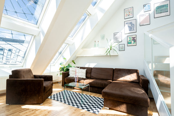 Located directly above the shopping and entertainment center Megaplex Gasometer, Vienna, Austria EINZIGARTIGE MAISONETTE WOHNUNG IM GASOMETER Entire rental unit vacation rental 602775637618373215