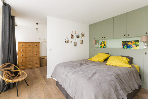 Dans un passage de charme près des lieux festifs  du 11eme ,  la chambre donne d Paris, France Vaste chambre indépendante et calme Private room in rental unit vacation rental 10473391