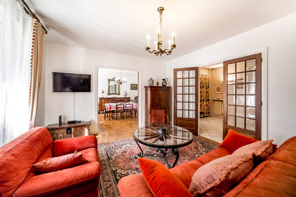 In the heart of the 6th district, 500m from the Parc de la Tête d'Or and one bri  Large warm and family friendly free parking Entire rental unit vacation rental 714276912426785882