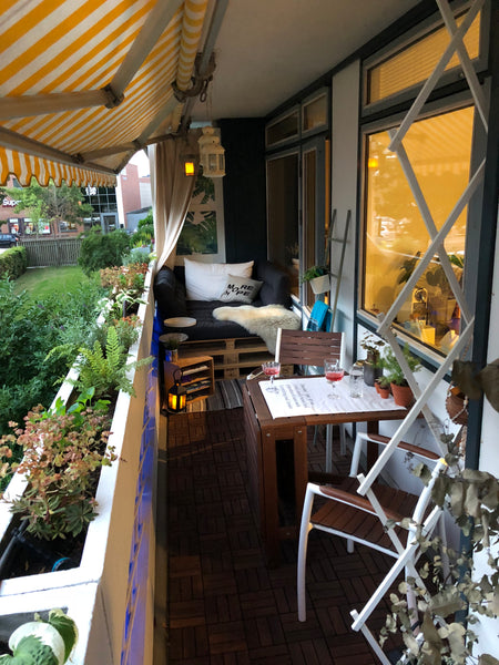 Rare city oasis with large outdoor daybed in the middle of central Copenhagen. S Copenhagen, Denmark 80m2 modern flat, terrace w/ daybed, 2 min metro Entire rental unit vacation rental 32987789