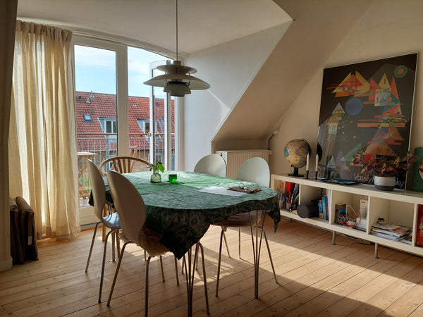 2 værelses taglejlighed på 52 m2, 3. med stor vestvendt altan. Spisekøkken, stie Copenhagen, Denmark Cosy apartment with a nice balcony Entire rental unit vacation rental 44334837