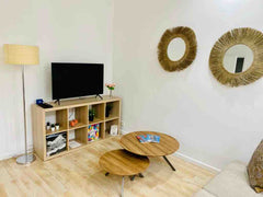 Détendez-vous dans ce logement calme et élégant proche de la Place Stéphanie (40  Appartement le “Cosy 83 Saint-Bernard”  Entire rental unit vacation rental 54350072