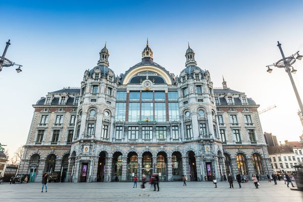 Gezellig ingerichte slaapkamer met privé-badkamer en gedeelde inkom in flat in r Antwerp, Belgium Gezellige slaapkamer met eigen badkamer/toilet Private room in rental unit vacation rental 50185886