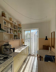 Nyd en stilfuld oplevelse i denne centralt beliggende bolig. Copenhagen, Denmark Designer lejlighed med solrig altan Entire condo vacation rental 656628103724685954