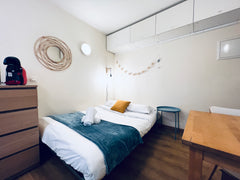 Simplifiez-vous la vie dans ce logement paisible et central.<br /><br /><b>Licen Lyon, France Nid Douillet Chic Hypercentre croix rousse Entire rental unit vacation rental 754875781393202389