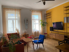 Light-flooded tastefully renovated flat with mid-century furniture, wooden floor Vienna, Austria Trendy flat in central Vienna Entire condo vacation rental 651240268542559947