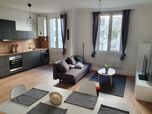 Holà ! Mon appartement est à votre disposition pour vos séjours lyonnais ! C'est Lyon, France Appartement 2 pièces Lyon 7 Jean Macé / Garibaldi Entire rental unit vacation rental 757823378515609196