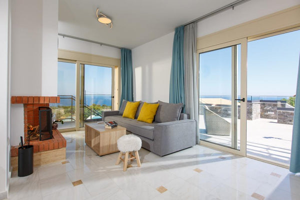 Unsere Villa Catherine befindet sich auf einem großem Grundstück und genießt den Crete, Greece Villa Catherine Entire villa vacation rental 51702208