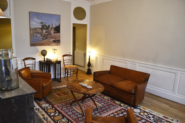 Situé en plein coeur de Saint Germain des prés, dans une rue collée à la Seine,  Paris, France Appartement d'exception à Saint Michel Entire rental unit vacation rental 19839489