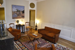 Situé en plein coeur de Saint Germain des prés, dans une rue collée à la Seine,  Paris, France Appartement d'exception à Saint Michel Entire rental unit vacation rental 19839489