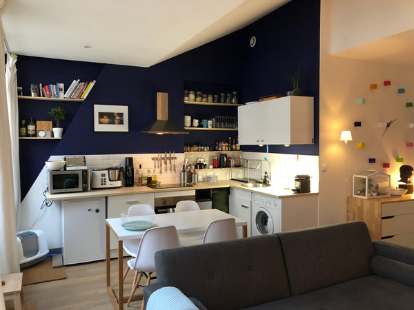 T2 décoré avec soins, très lumineux, donnant sur une cour calme. Lyon, France T2 lumineux et calme - centre ville Bellecour Entire rental unit vacation rental 30387367