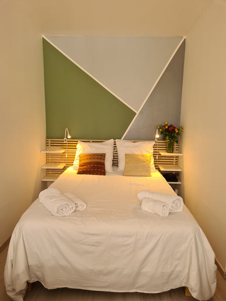 Right in the center of Bordeaux, I offer a beautiful, sunny and confortable apar Hendaye, France Studio Bordeaux Hyper Centre Entire rental unit vacation rental 19093665