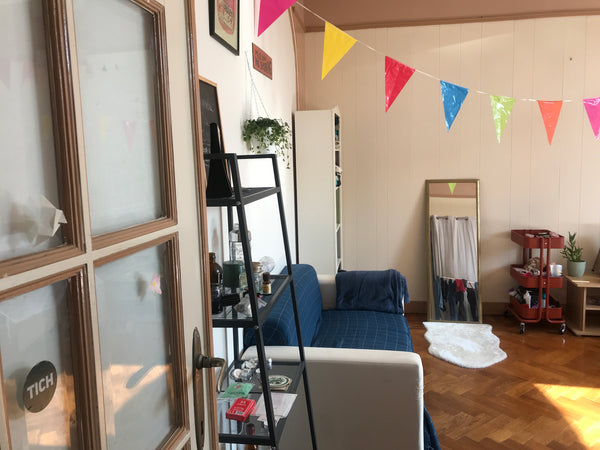Maison, dans une colocation de 8 personnes. Grande chambre de 30 m2. <br />La ma Brussels, Belgium House of Happiness / bedroom in sharehouse Private room in townhouse vacation rental 45537901
