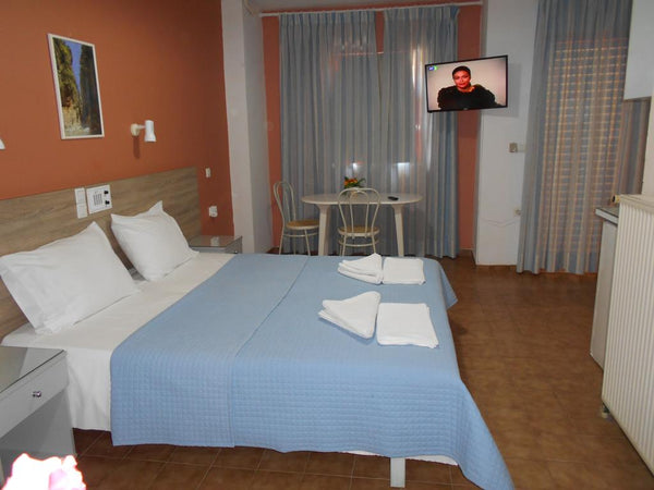 This studio belongs to Ilona Apartments Chania hotel and it's located 2km away f  Ilona studio with street view for 2 person Room in aparthotel vacation rental 33258416