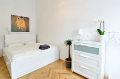 My refurbished 2-room flat with self-check-in is just 15 min from the city centr Vienna, Austria Spacious*Self-check-in*Perfect Metro Connection Entire rental unit vacation rental 24212484
