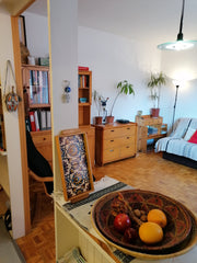 Small bright apartment at 10 meters of the Metro Station: Small bright, warm apa  Petit appartement lumineux à 10 mètres du métro Entire rental unit vacation rental 32664873