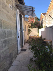 Appartement spacieux dans un écrin de verdure, au calme au fond d'une cour. <br  France Appartement calme avec jardin Entire rental unit vacation rental 44601687