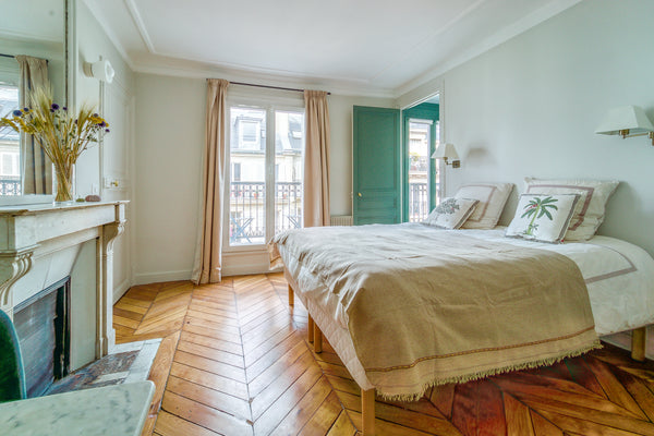 Beautiful studio in the 9th arrondissement with a private entrance and a balcony Paris, France Magnifique studio avec balcon vue Sacré Coeur Private room in rental unit vacation rental 22725995