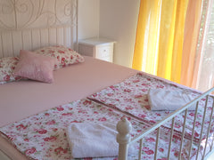 Private rooms in our house with garden, green area. Close to Bus and metro U2 fo Vienna, Austria A-Room in house. Close to Bus, Metro Private room in home vacation rental 6738790