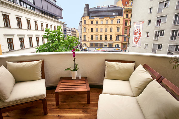 Nice apartment in best city center location with Balcony. Internet. Living room. Vienna, Austria BALCONY OPERA ALLEY CITY CENTER Entire rental unit vacation rental 12624714