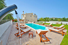 Dermitzogianni Villa is 4 km from the centre of Kissamos. The beach is 200 metre  Dermitzogianni Villa Entire villa vacation rental 558393374510444838